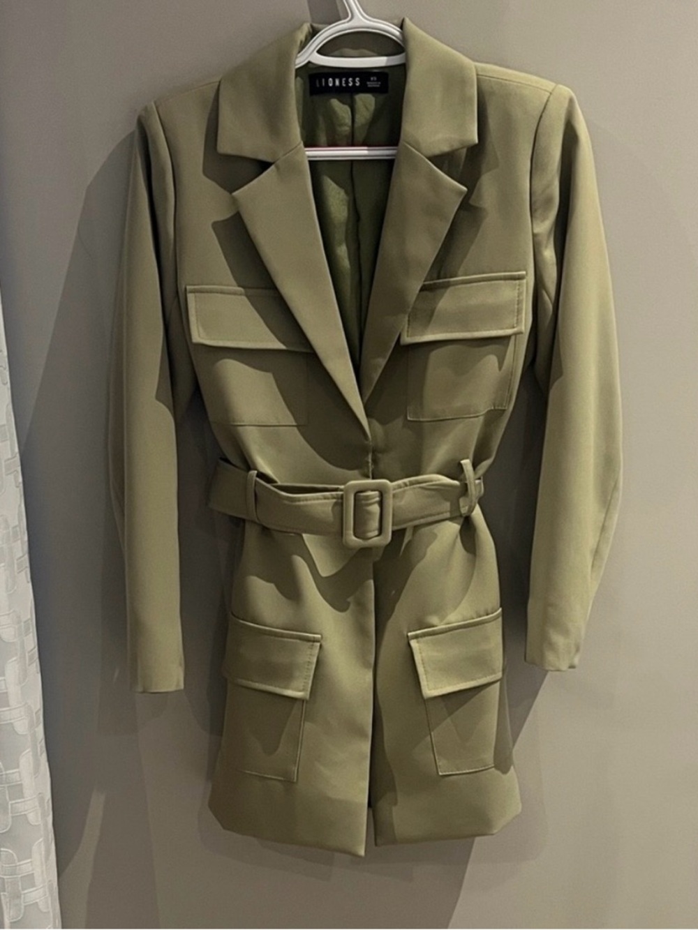 LIONESS BELTED BLAZER JACKET